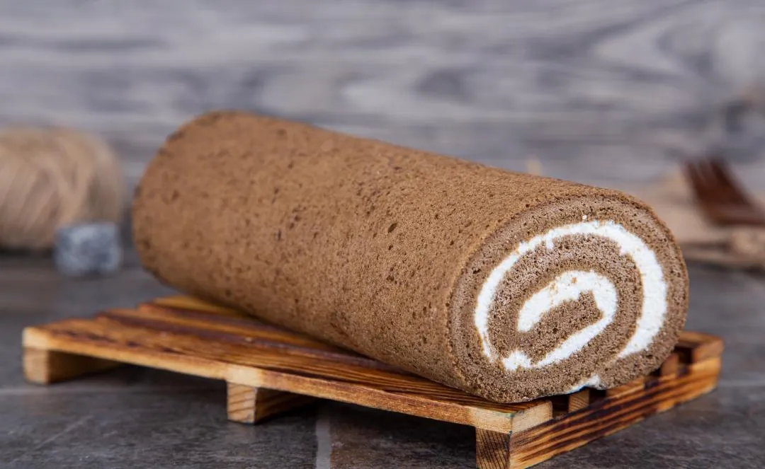 Hojicha Roll Cake — 18cm